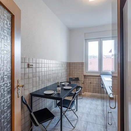 Am Pfaelzerplatz - 3 Und 6 Betten شقة