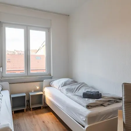 Am Pfaelzerplatz - 3 Und 6 Betten *